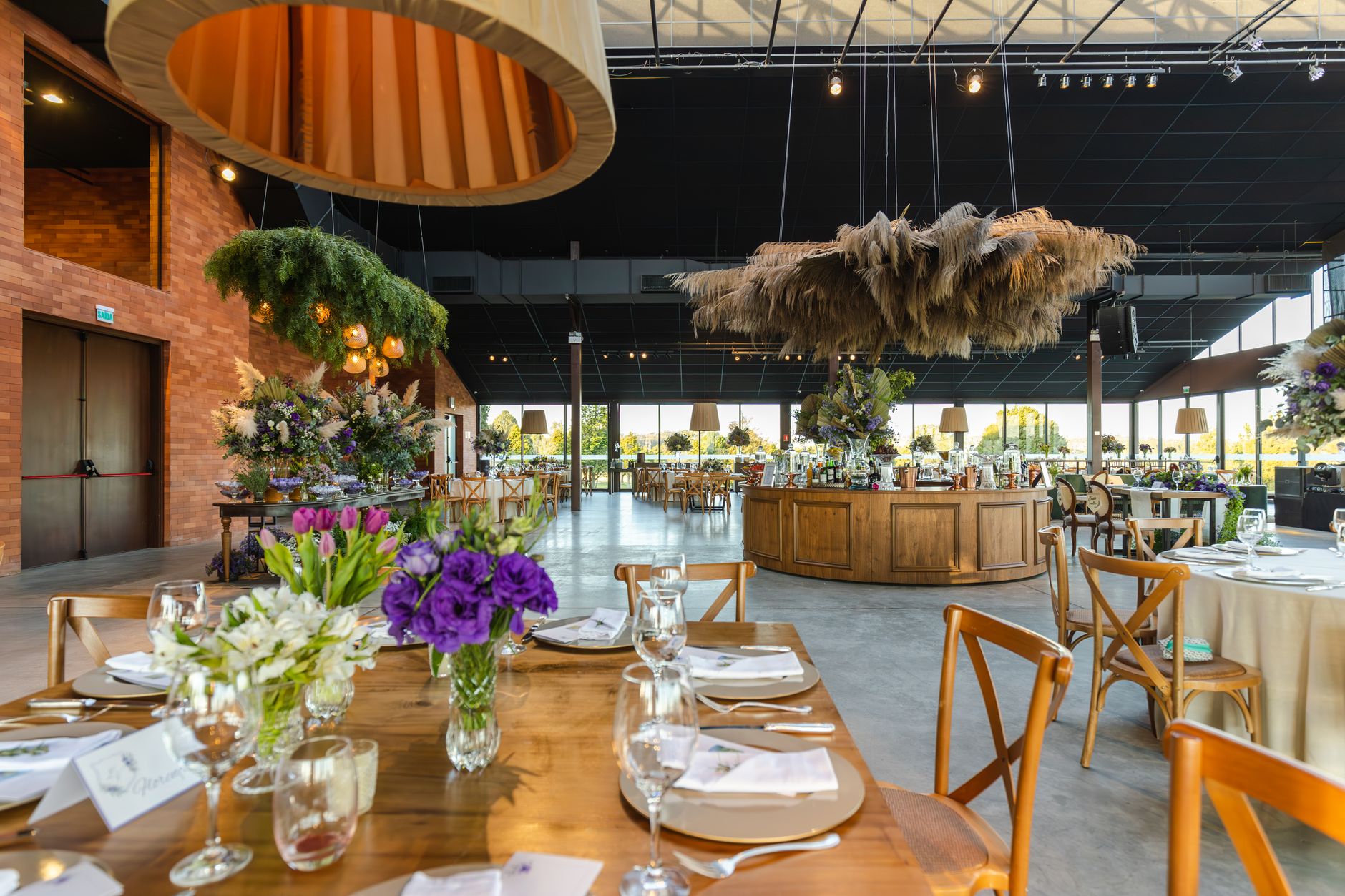Elegant indoor wedding reception venue with rustic decor and lush floral arrangements. — Exploring the World of Online Casino